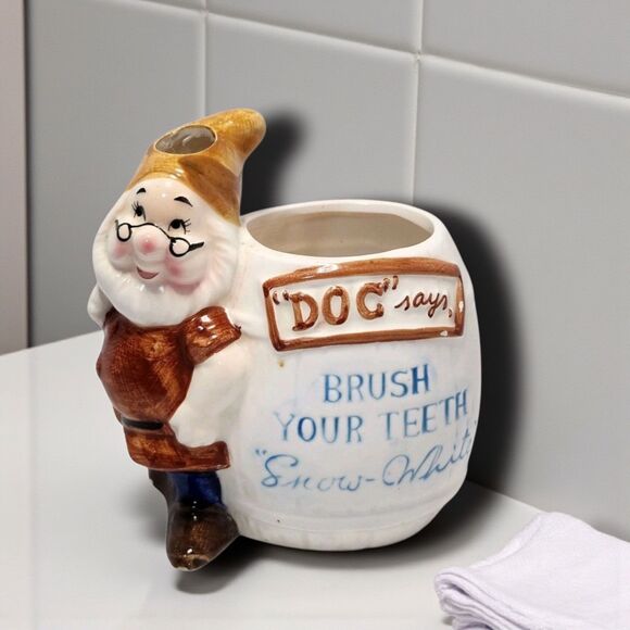 Vintage 1960s Disney Doc Snow White “Brush Your Teeth” Ceramic Toothbrush Holder - Picture 1 of 11